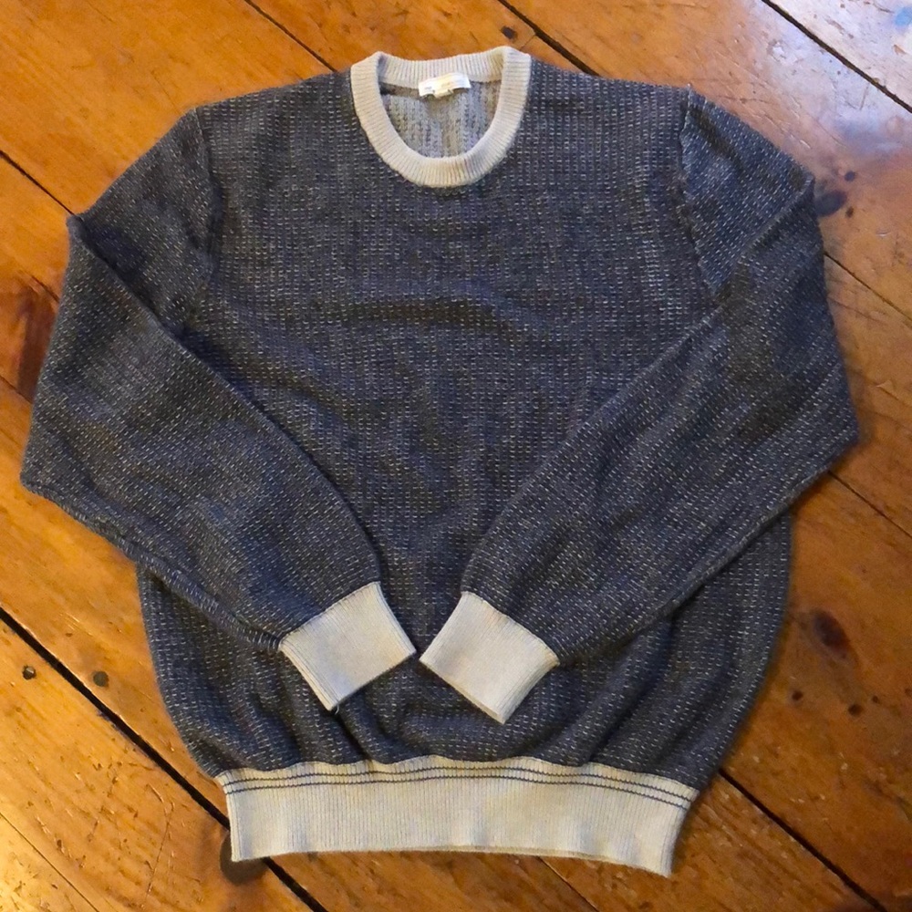 Men’s Gap sweater